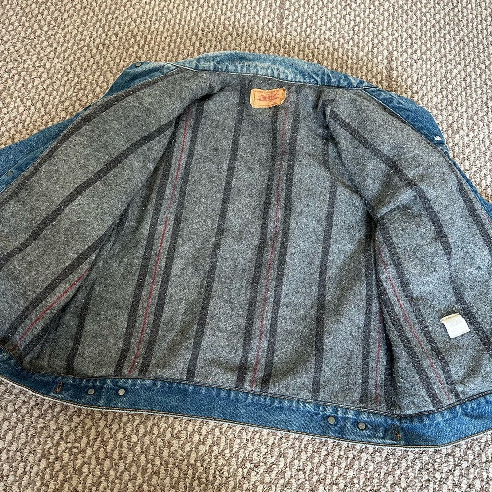 Vintage Levi’s 70506 0317 Denim Jacket 46 Blanket Lined Faded Distressed USA - Picture 10 of 10